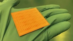 超声波喷胶机在20英寸×20英寸电路板聚酰亚胺喷涂中的技术应用