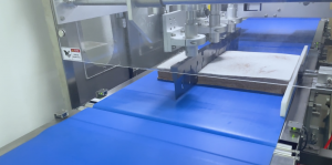 超声波慕斯蛋糕切割机的核心优势_烘焙蛋糕切割设备 - 驰飞超声波